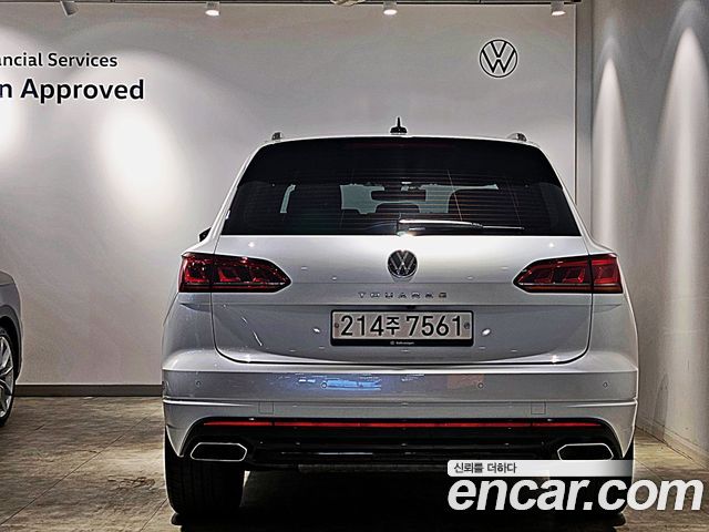 Volkswagen Touareg (III) 3.0 TDI R-Line 2023 — фото 4