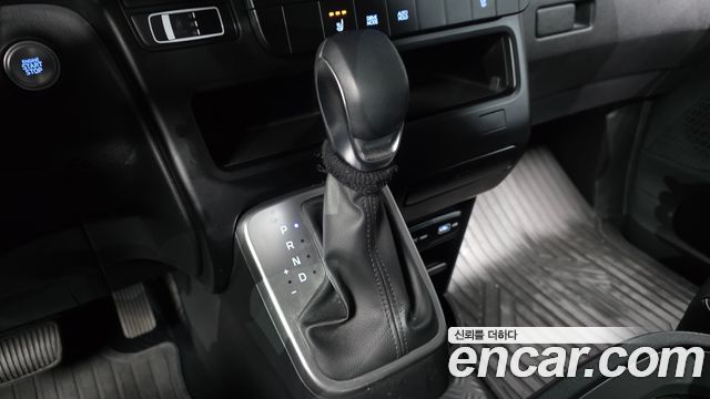 Hyundai Staria Cargo 5-Seater Modern 2022 — фото 9
