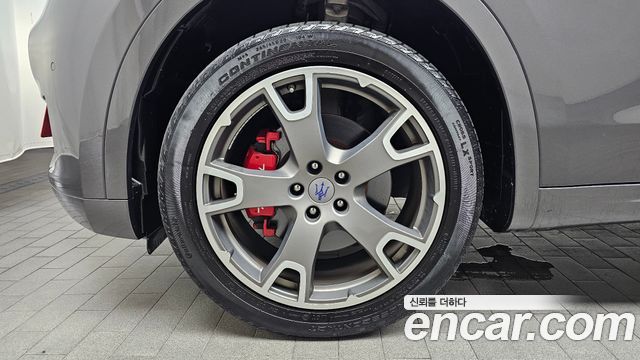 Maserati Levante 3.0 AWD GranSport 2018 — фото 5