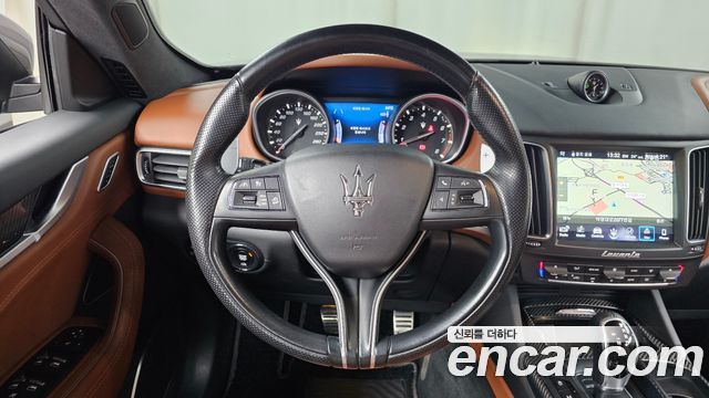 Maserati Levante 3.0 AWD GranSport 2018 — фото 13