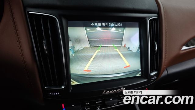 Maserati Levante 3.0 AWD GranSport 2018 — фото 15