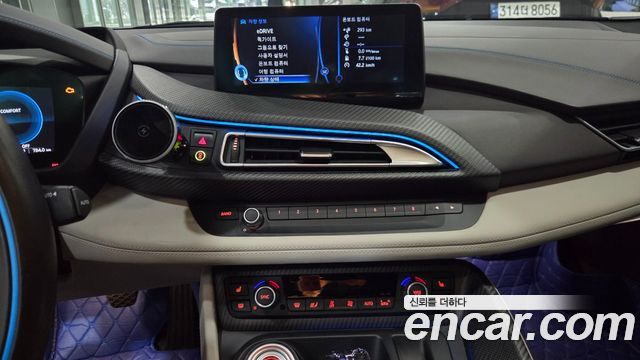 BMW i8 Coupe 2016 — фото 10