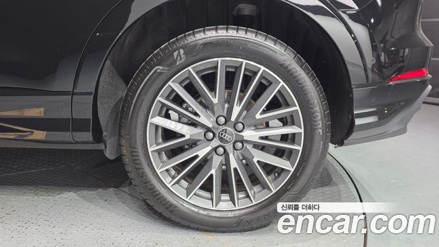 Audi Q3 (F3) 40 TFSI Quattro Premium 2025 — фото 21