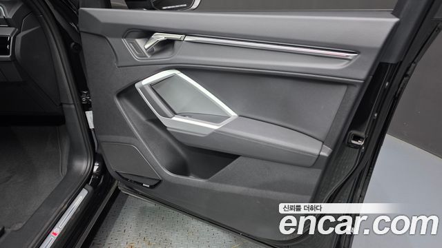 Audi Q3 (F3) 40 TFSI Quattro Premium 2025 — фото 24