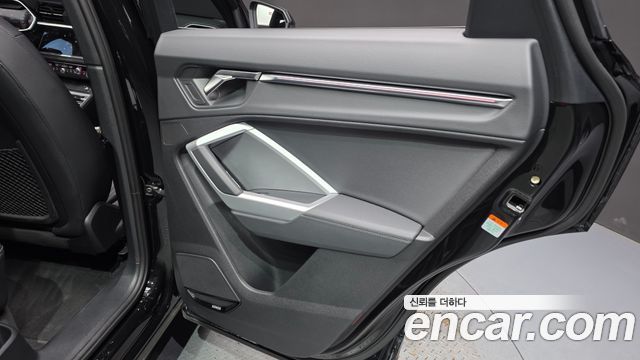 Audi Q3 (F3) 40 TFSI Quattro Premium 2025 — фото 25