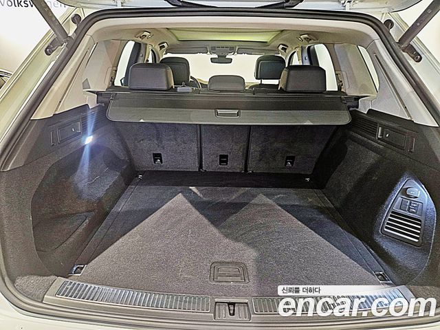 Volkswagen Touareg (III) 3.0 TDI Prestige 2024 — фото 7