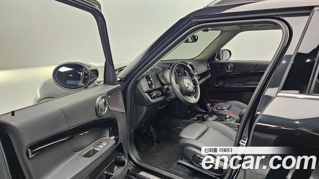 MINI Cooper Countryman Classic Plus Launch Pack 2nd Gen 2023 — фото 10
