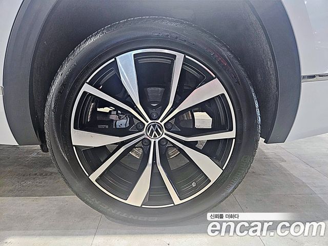 Volkswagen Atlas 2.0 TSI R-LINE 7-Seater 2025 — фото 5