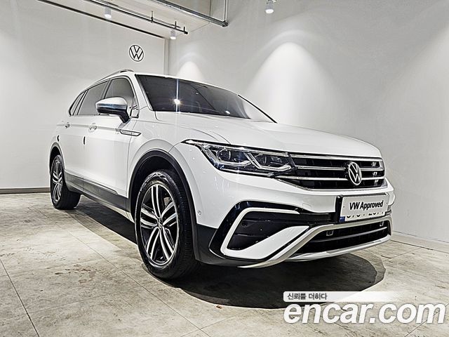 Volkswagen Tiguan Allspace 2.0 TSI Prestige 2023 — фото 1