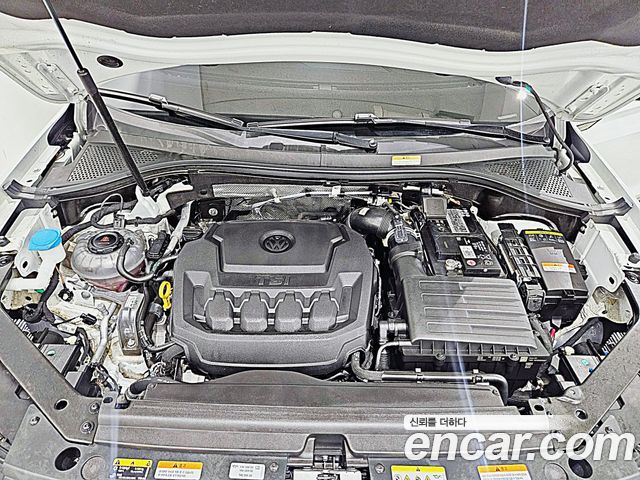 Volkswagen Tiguan Allspace 2.0 TSI Prestige 2023 — фото 6