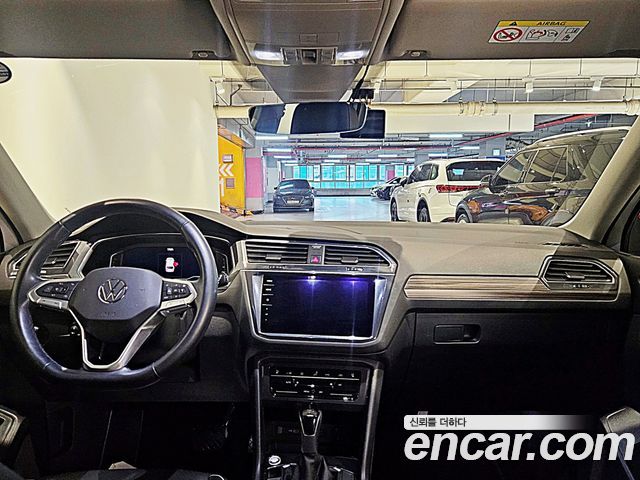 Volkswagen Tiguan Allspace 2.0 TSI Prestige 2023 — фото 16