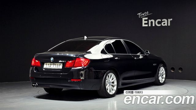 BMW 5 Series (F10) 528i 2015 — фото 2