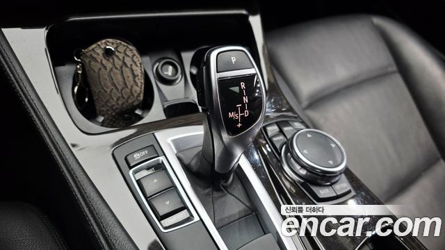 BMW 5 Series (F10) 528i 2015 — фото 9
