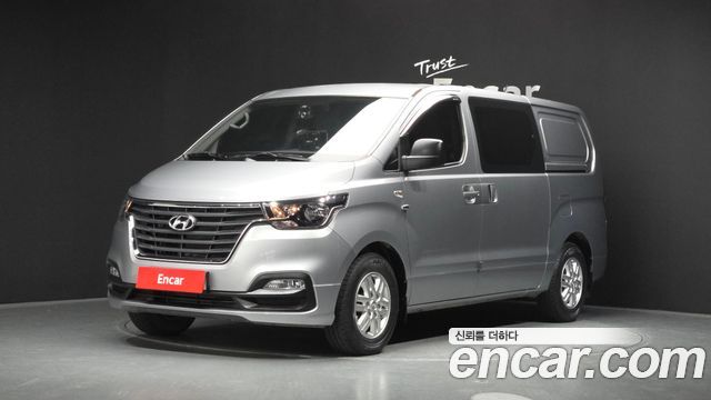 Hyundai Grand Starex Van 5-Seater Modern