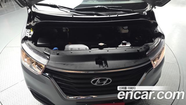 Hyundai Grand Starex Van 5-Seater Modern 2021 — фото 6