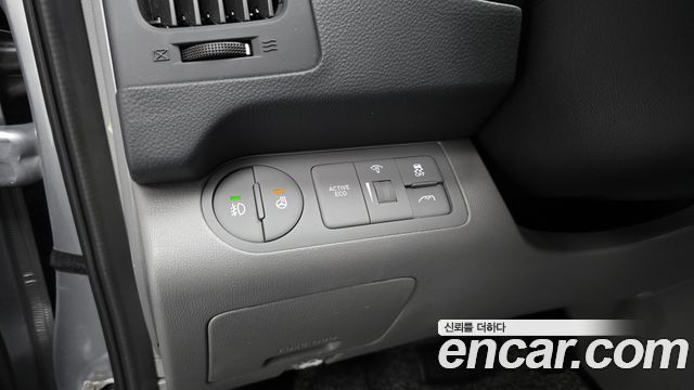 Hyundai Grand Starex Van 5-Seater Modern 2021 — фото 12