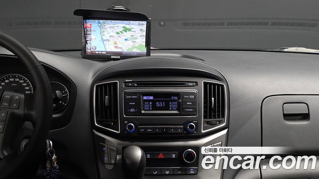 Hyundai Grand Starex Van 5-Seater Modern 2021 — фото 14