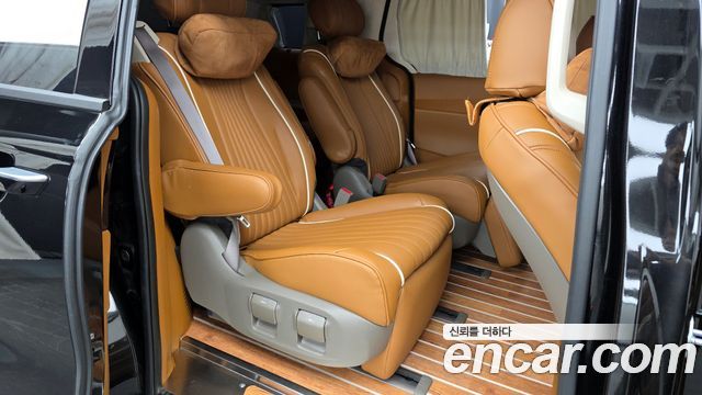 Kia Carnival (IV) HEV 7-Seater Hi-Limousine (Special vehicle) 2024 — фото 12
