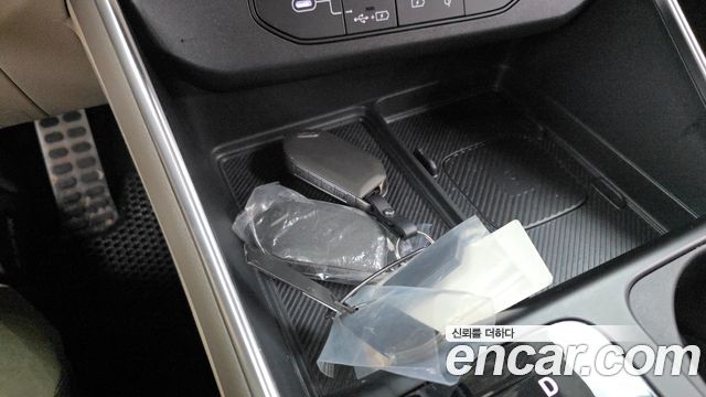Kia Carnival (IV) HEV 7-Seater Hi-Limousine (Special vehicle) 2024 — фото 32
