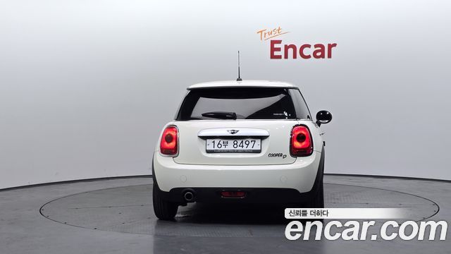 MINI Cooper D Standard 3rd 2015 — фото 4