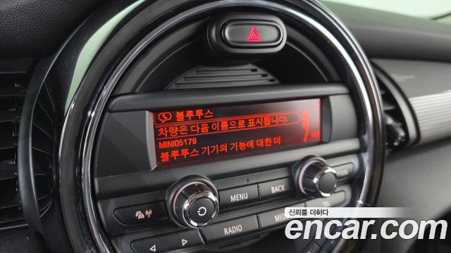 MINI Cooper D Standard 3rd 2015 — фото 13