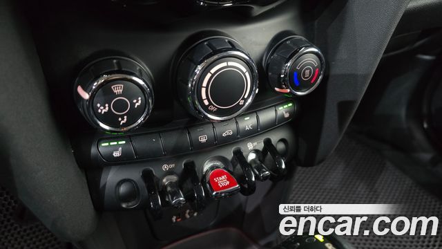 MINI Cooper D Standard 3rd 2015 — фото 15