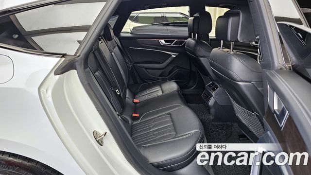 Audi A7 (4K) 55 TFSI Quattro Premium 2023 — фото 12