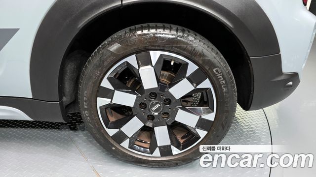 MINI Cooper S Countryman ALL4 Untamed Edition 2nd Gen 2023 — фото 21