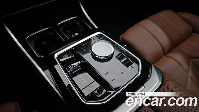 BMW 7 Series (G70) 740i xDrive M Sport 2025 — фото 9