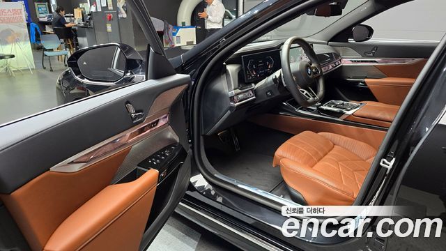 BMW 7 Series (G70) 740i xDrive M Sport 2025 — фото 10