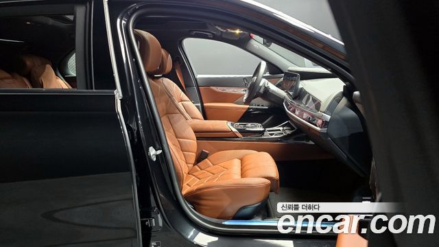BMW 7 Series (G70) 740i xDrive M Sport 2025 — фото 26