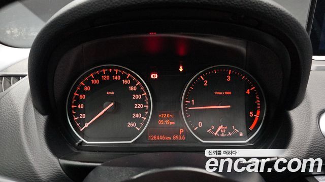 BMW 1 Series (E82) 120d Coupe 2011 — фото 8