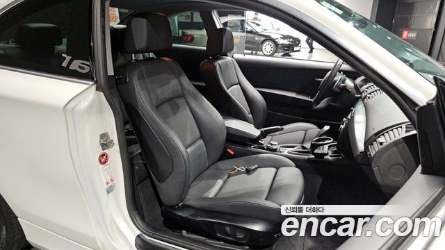 BMW 1 Series (E82) 120d Coupe 2011 — фото 12