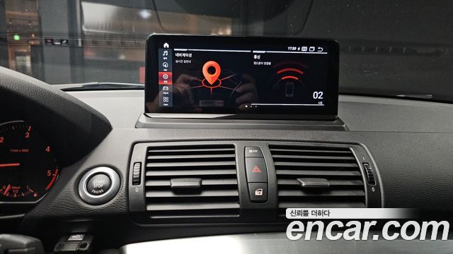 BMW 1 Series (E82) 120d Coupe 2011 — фото 16