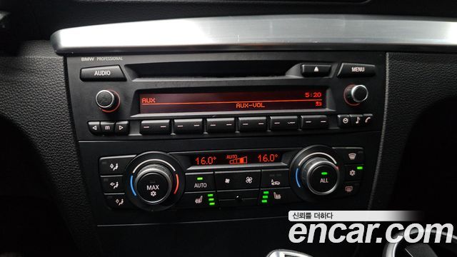BMW 1 Series (E82) 120d Coupe 2011 — фото 17