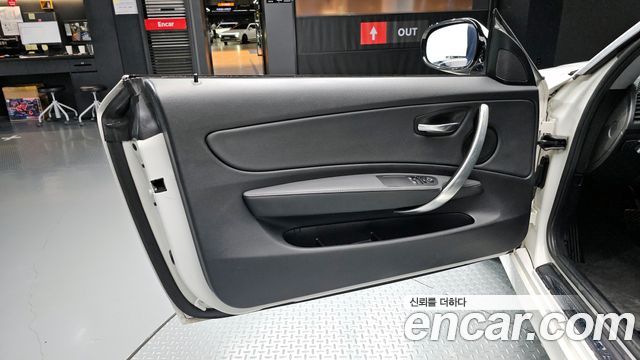 BMW 1 Series (E82) 120d Coupe 2011 — фото 24