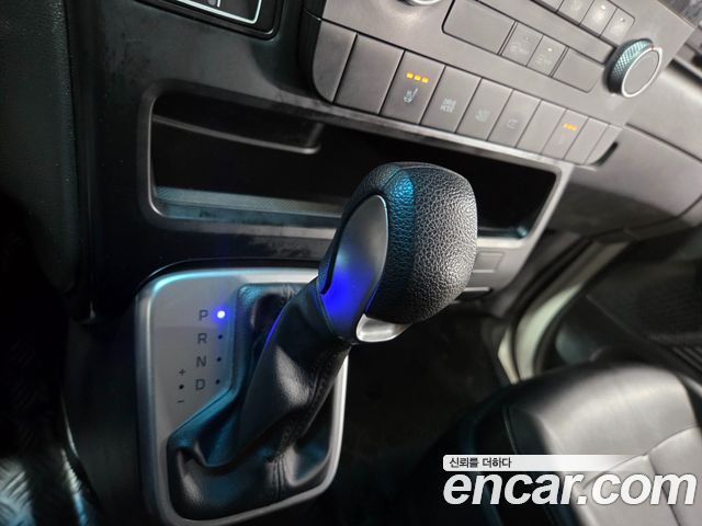 Hyundai Staria Cargo 5-Seater Smart 2023 — фото 9