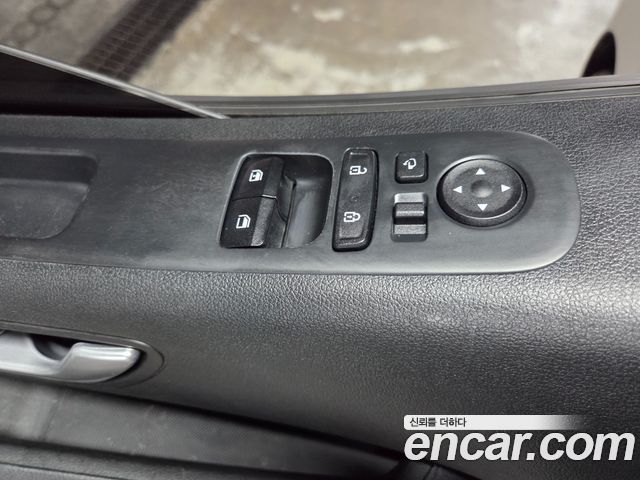 Hyundai Staria Cargo 5-Seater Smart 2023 — фото 17