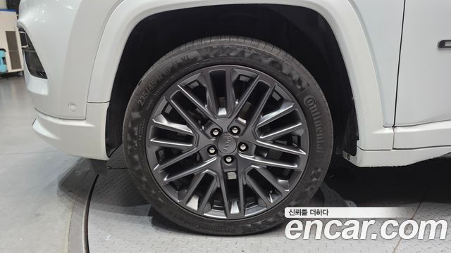 Jeep Compass (II) S 2.4 AWD 2022 — фото 5