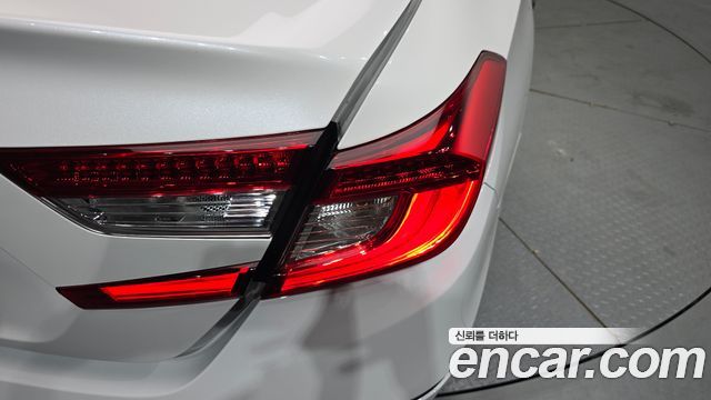 Honda Accord (X) 1.5 Turbo 2022 — фото 23