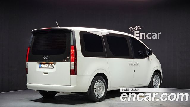 Hyundai Staria Tourer 11-Seater Smart 2024 — фото 2