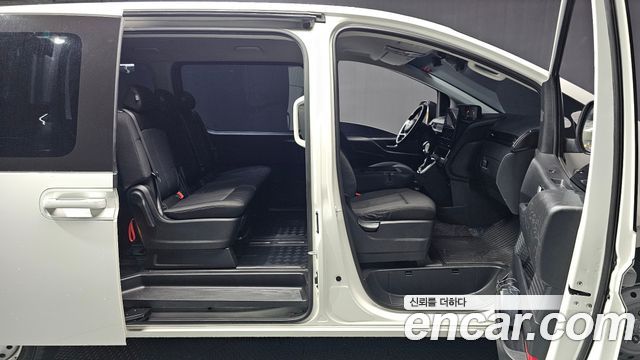 Hyundai Staria Tourer 11-Seater Smart 2024 — фото 11