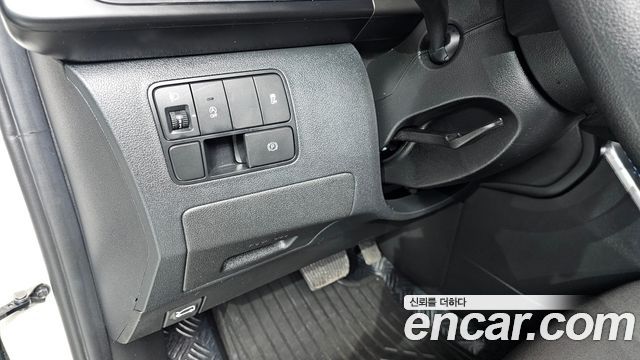 Hyundai Staria Tourer 11-Seater Smart 2024 — фото 17