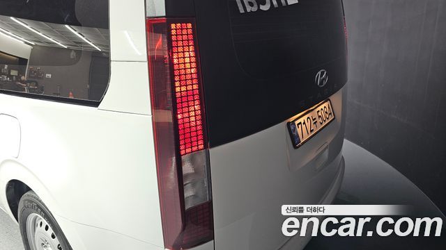 Hyundai Staria Tourer 11-Seater Smart 2024 — фото 23