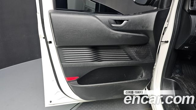 Hyundai Staria Tourer 11-Seater Smart 2024 — фото 24
