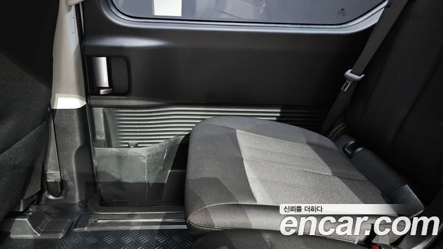 Hyundai Staria Tourer 11-Seater Smart 2024 — фото 25
