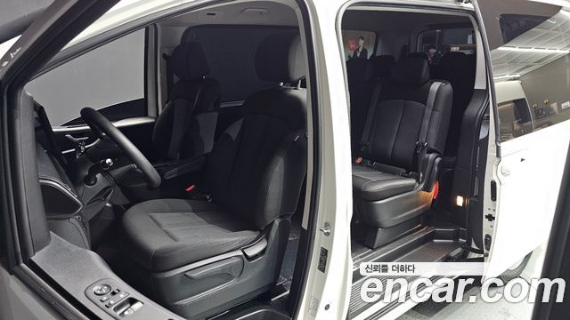 Hyundai Staria Tourer 11-Seater Smart 2024 — фото 26