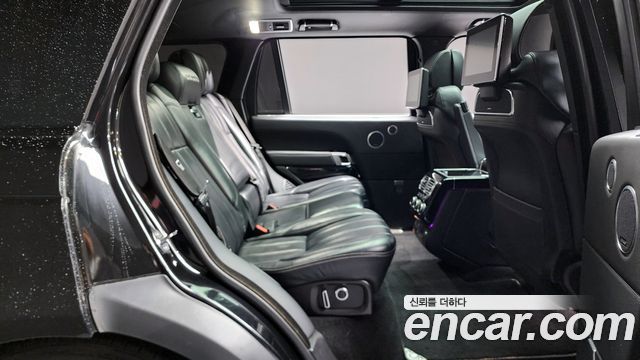 Land Rover Range Rover (IV) 4.4 SDV8 AB LWB DIESEL 2017 — фото 11