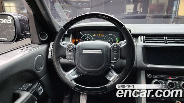 Land Rover Range Rover (IV) 4.4 SDV8 AB LWB DIESEL 2017 — фото 13