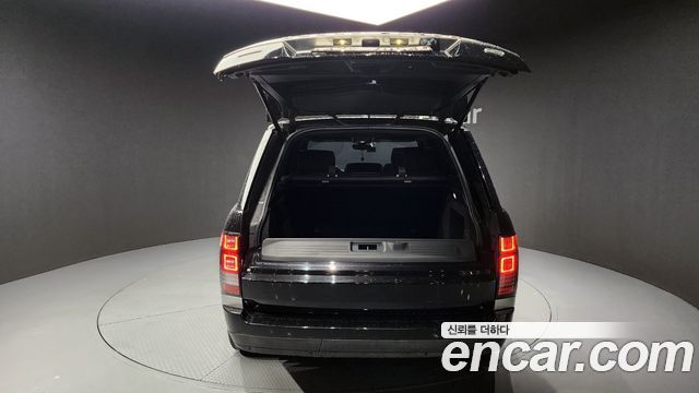 Land Rover Range Rover (IV) 4.4 SDV8 AB LWB DIESEL 2017 — фото 20